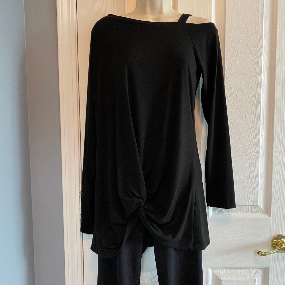 BUY 2 ITEMS & GET 1 FREE: Long Sleeve Top with Twist Front Knot Sz L